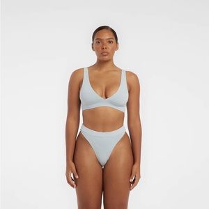 Riot swimwear Lark Top and Bottom in Sea foam Green. Size small.